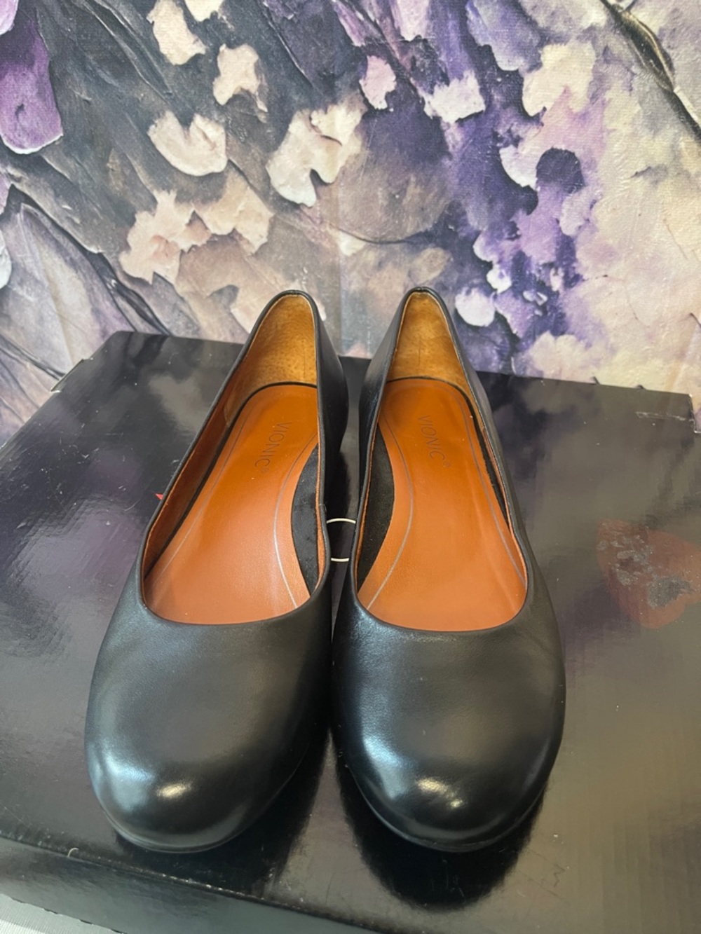 Vionic Ballet Flat Hannah in Black with Brown Lining - Picture 6 of 9